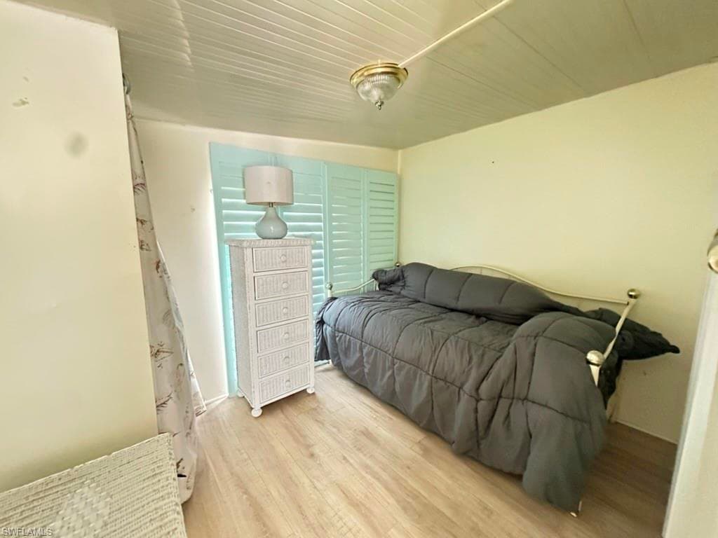 16 Jade DR-6