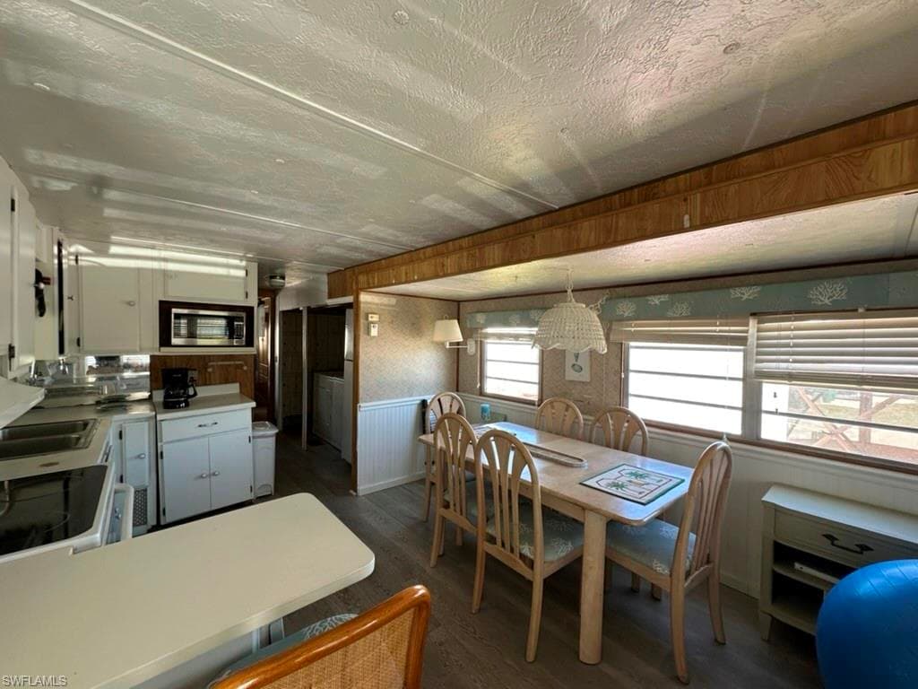 16 Jade DR-4