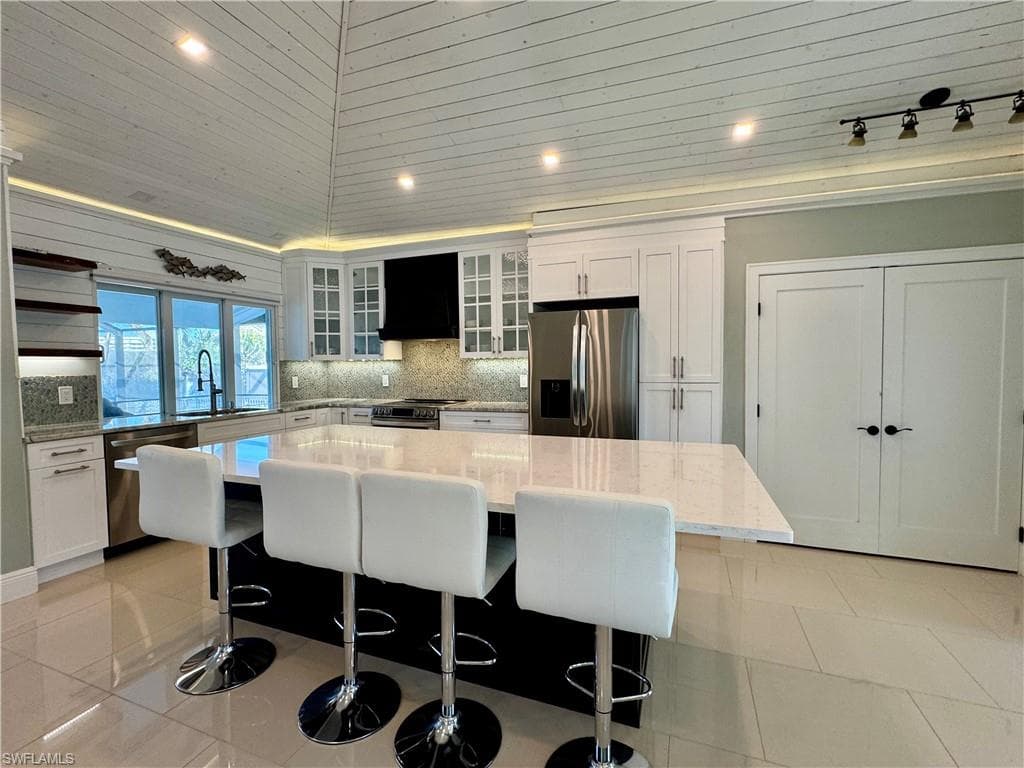 8065 Lagoon RD-20