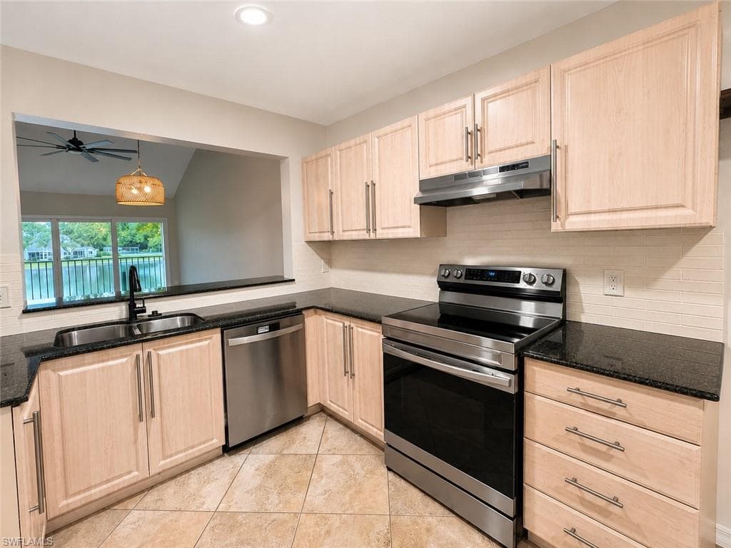 240 Timber Lake CIR D201-2