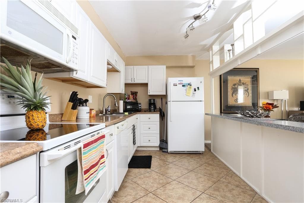 4901 Victoria DR 204-5