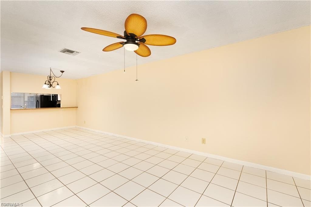 4608 SE 4th PL 6-6