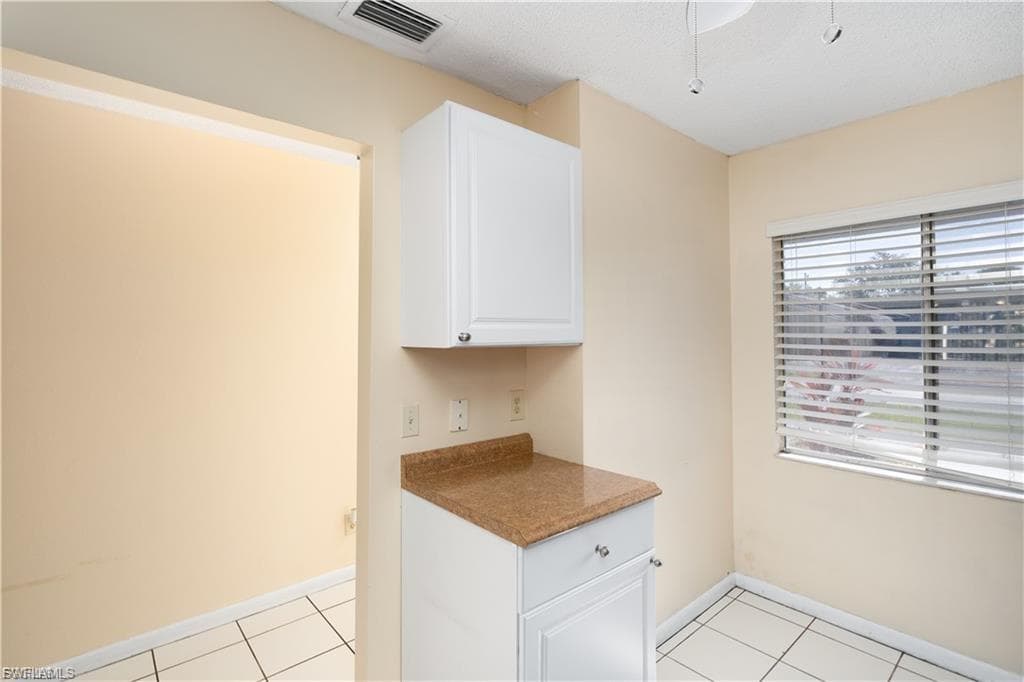 4608 SE 4th PL 6-4