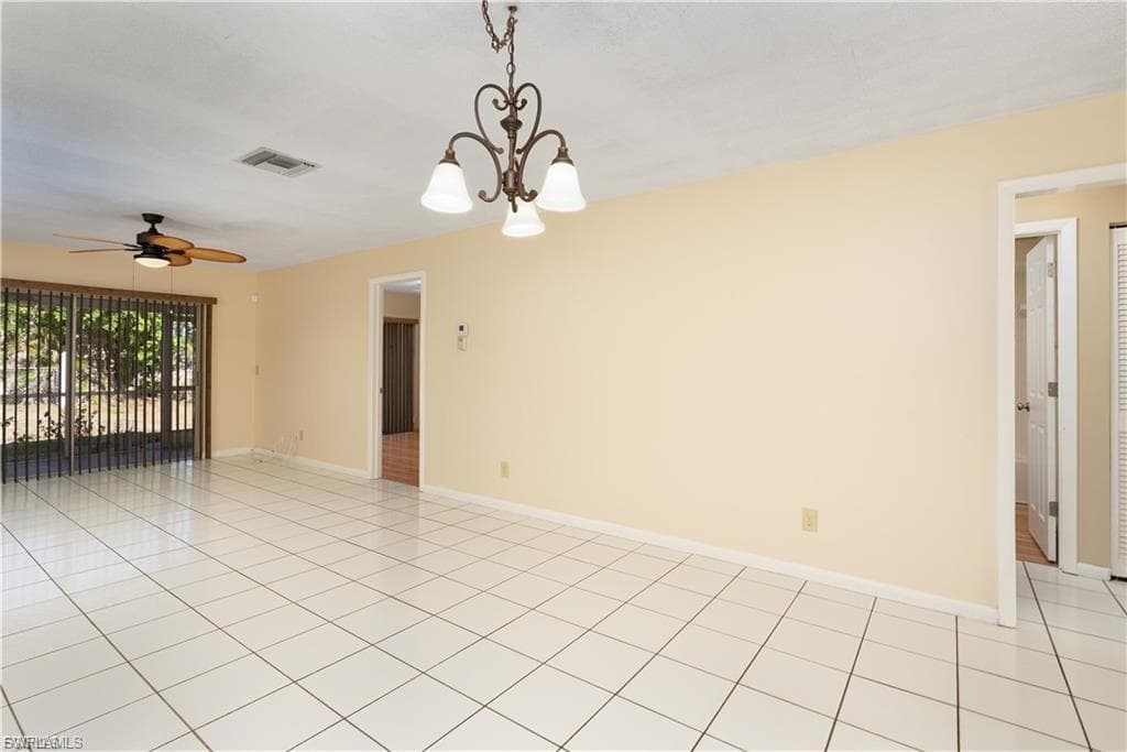4608 SE 4th PL 6-8