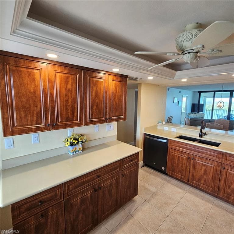 4253 Bay Beach LN C6-12