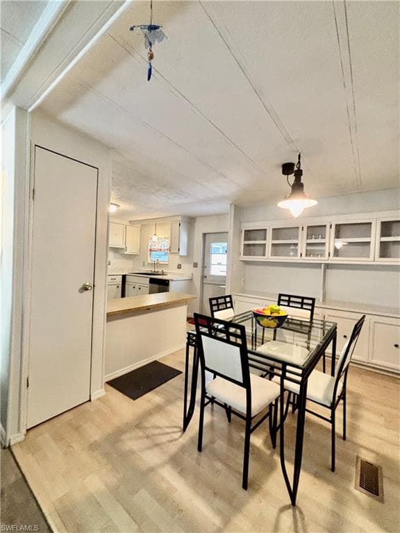 730 Knotty Pine CIR-10