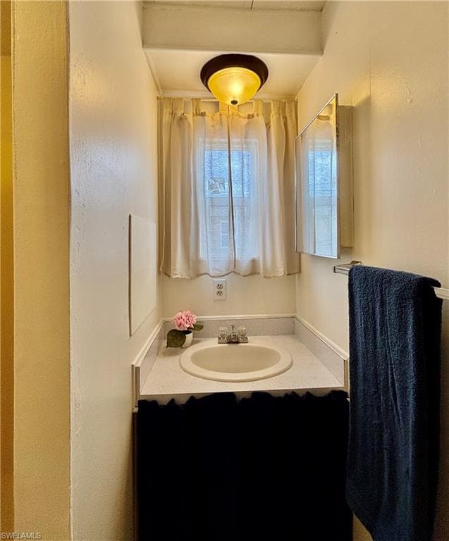 730 Knotty Pine CIR-28