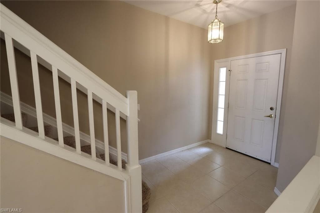1172 Oxford LN 27-1