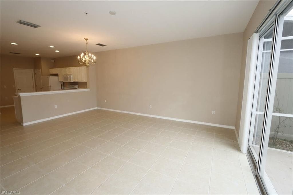 1172 Oxford LN 27-5