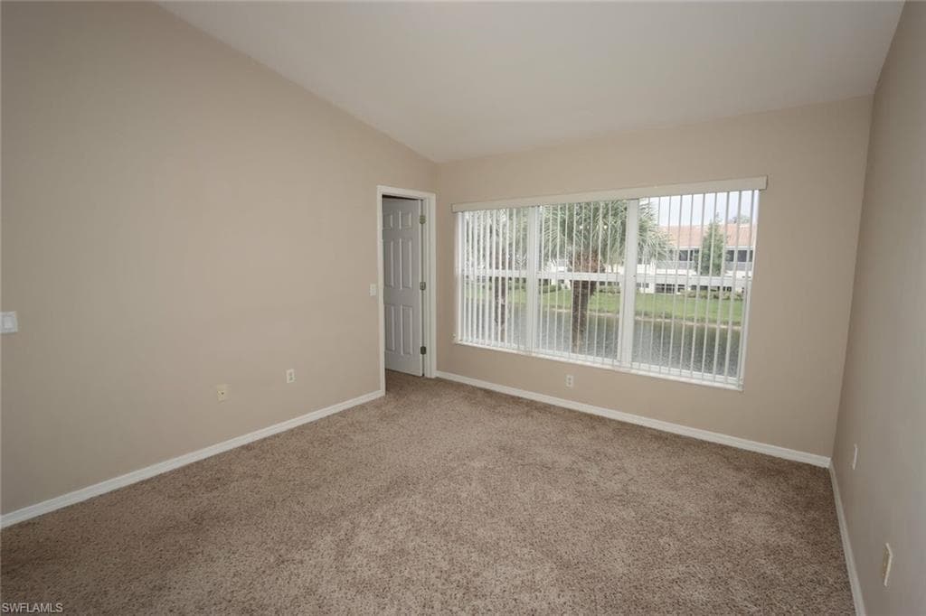 1172 Oxford LN 27-12