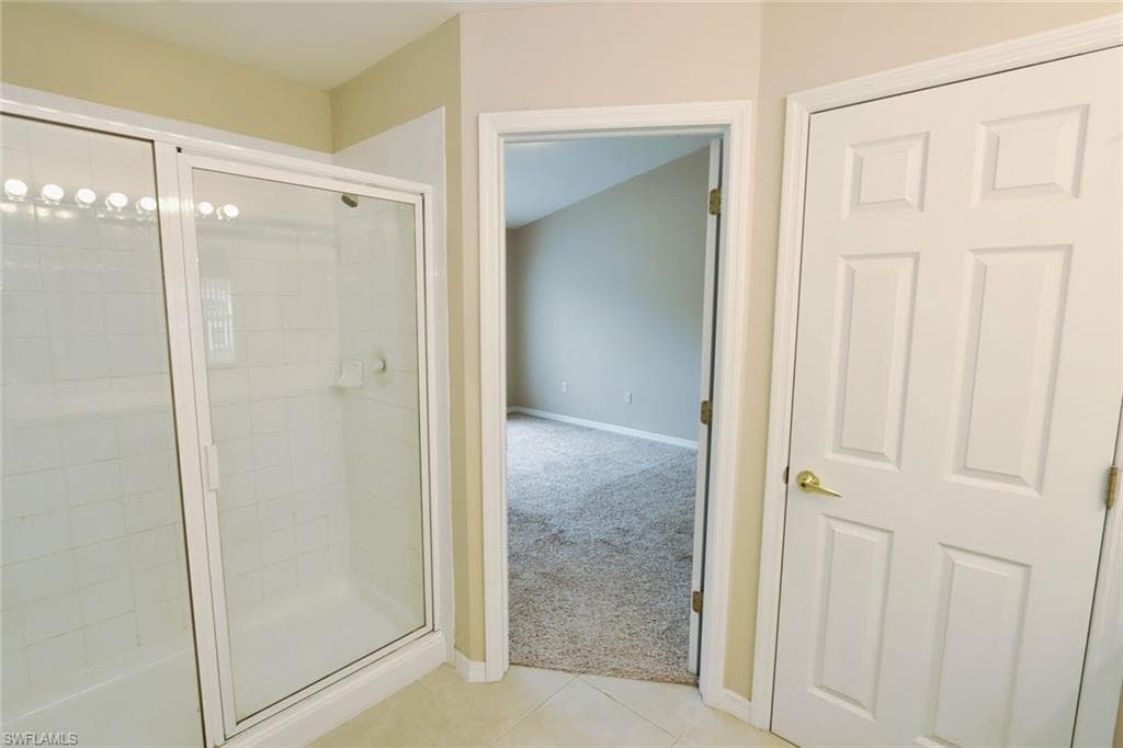 1172 Oxford LN 27-16