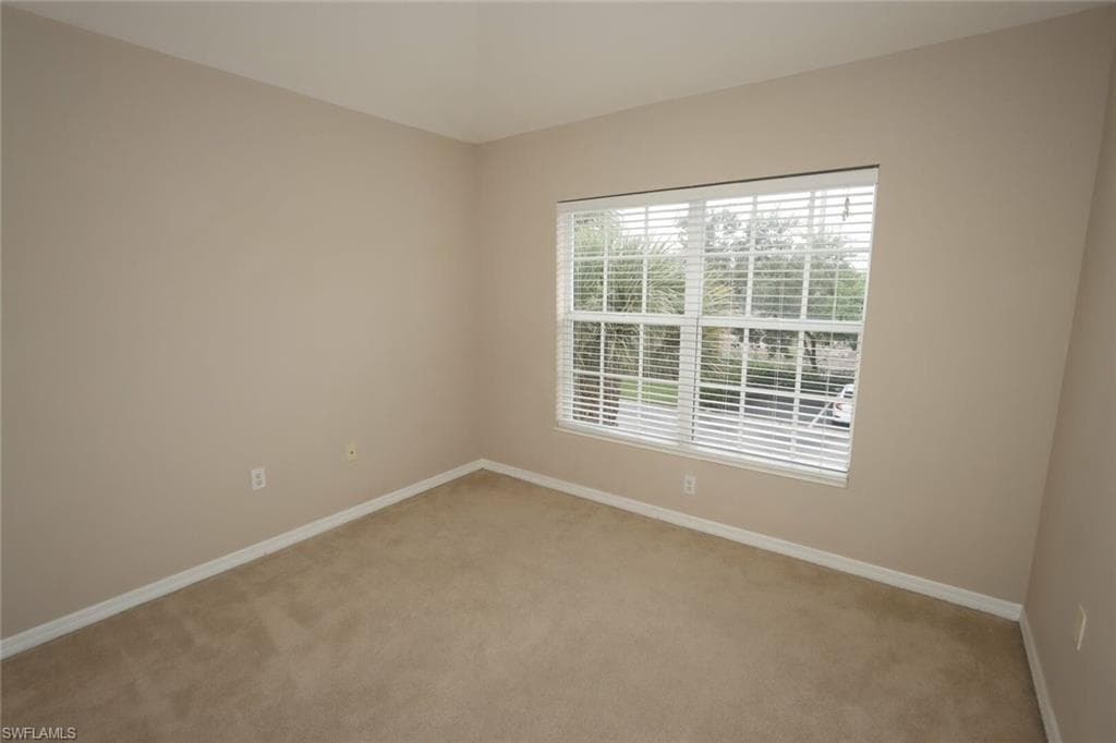1172 Oxford LN 27-17
