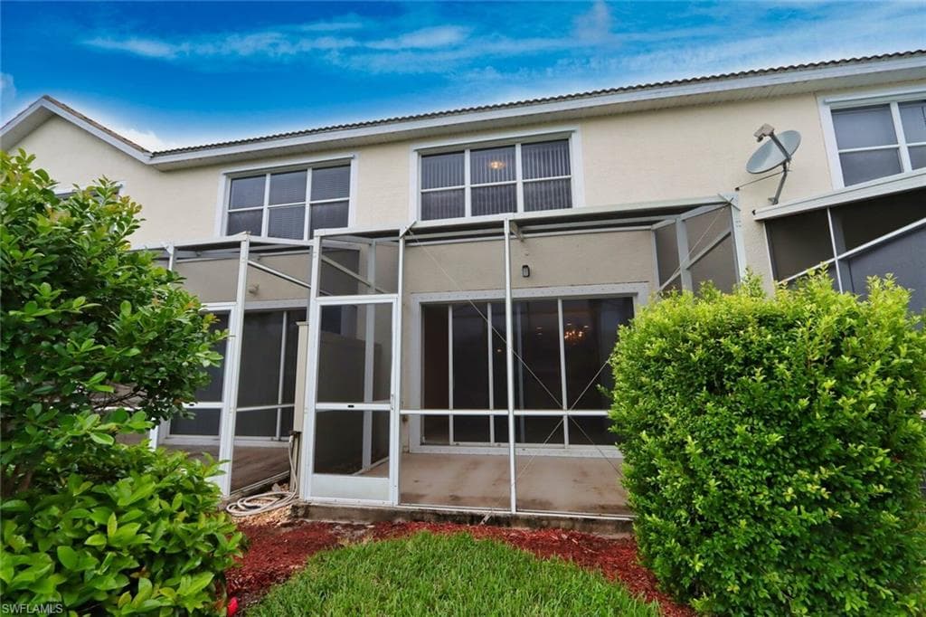 1172 Oxford LN 27-20