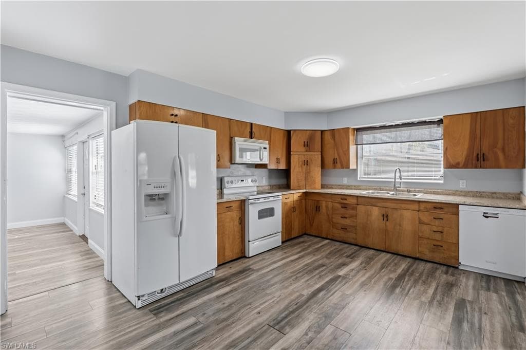 4220 Deleon ST-8