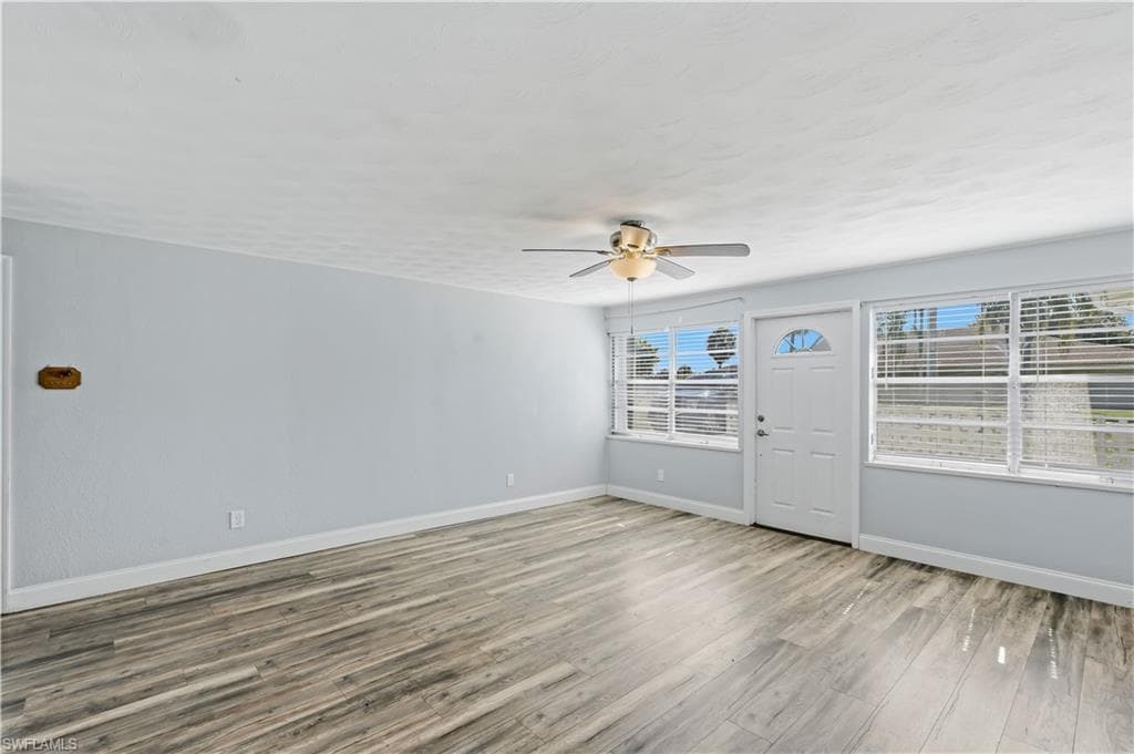 4220 Deleon ST-14