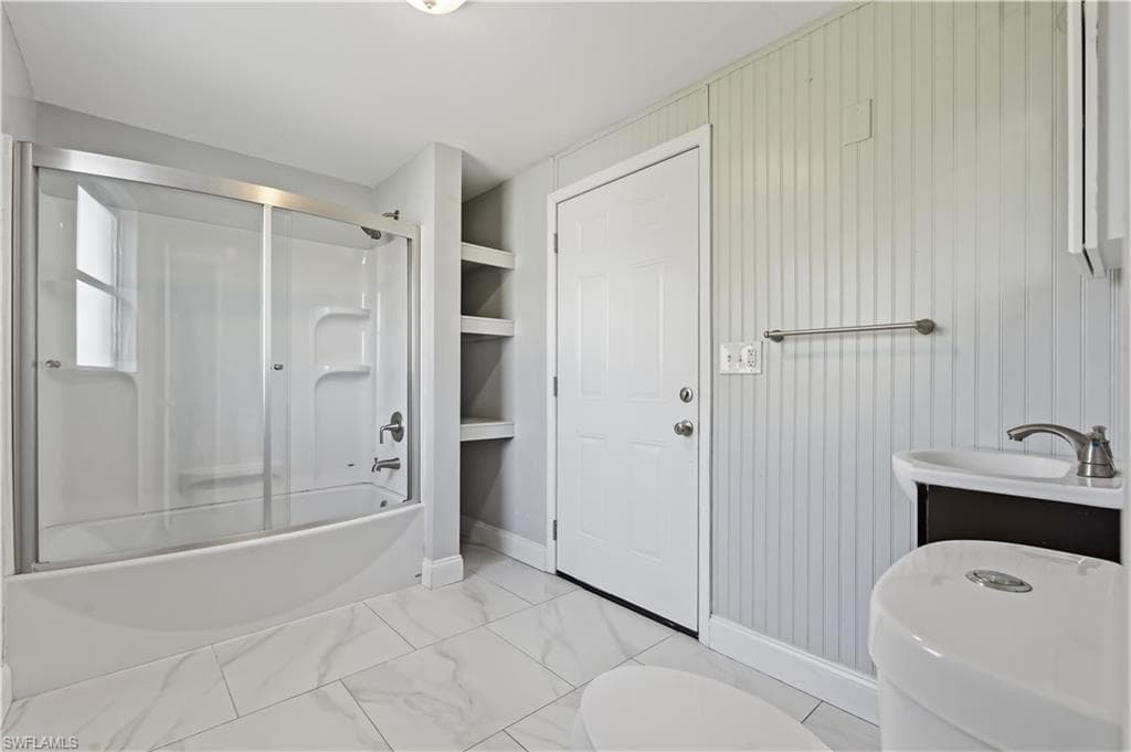 4220 Deleon ST-18