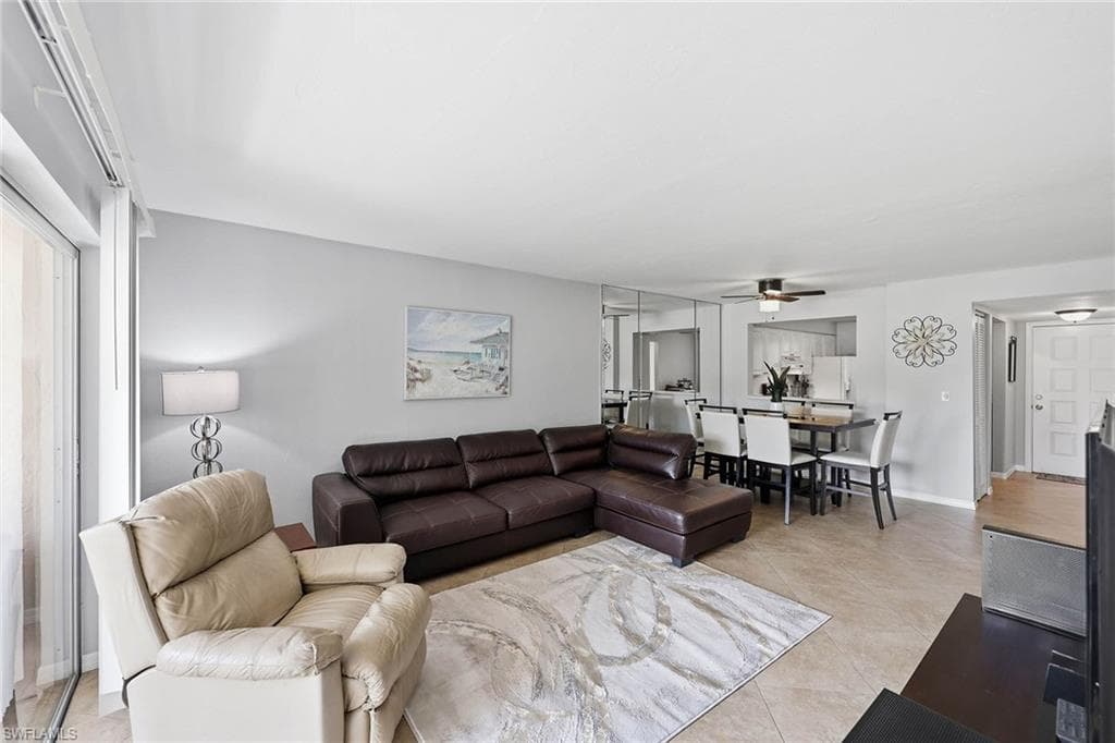 1075 Foxfire LN 103-2
