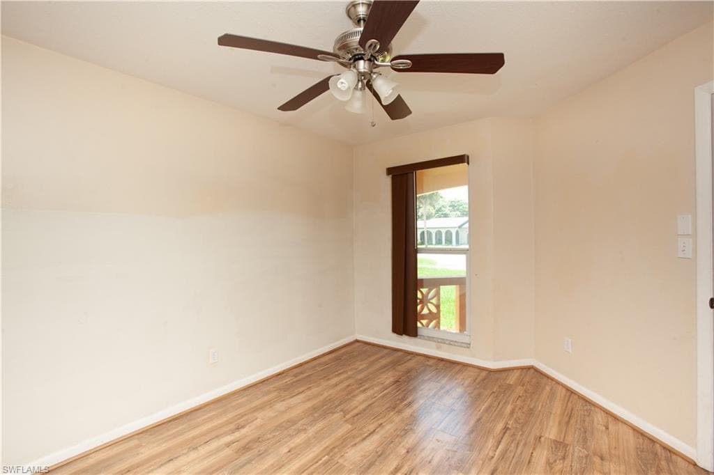 323 Dania ST-22