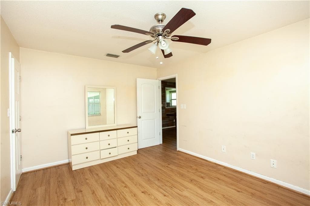 323 Dania ST-19