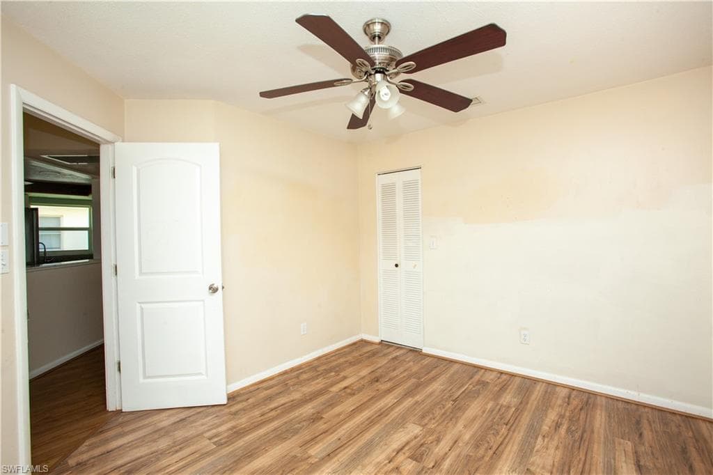 323 Dania ST-23