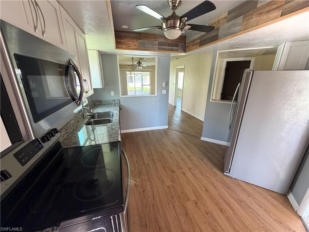 323 Dania ST-13