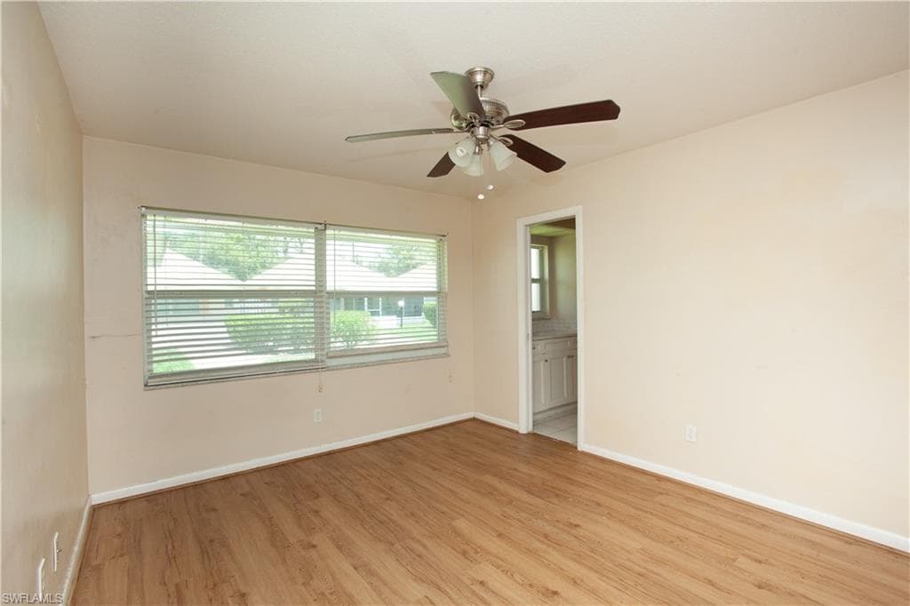 323 Dania ST-17