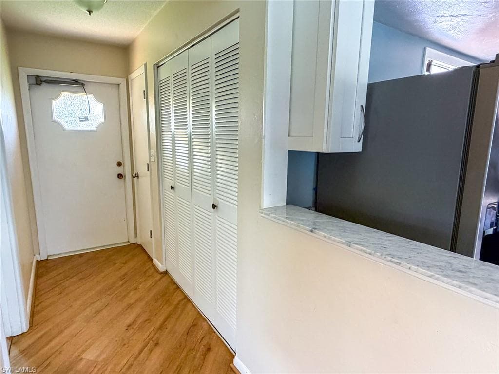 323 Dania ST-10