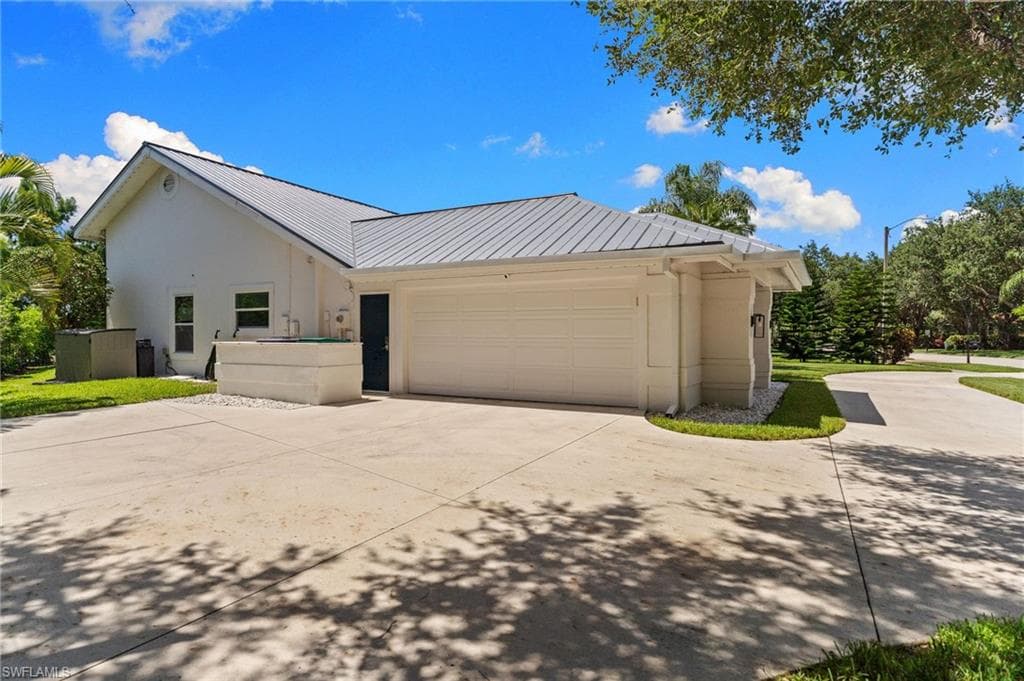 245 Monterey DR-39