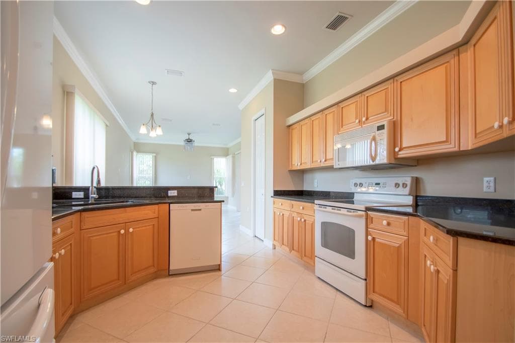 3327 Sandpiper WAY-1