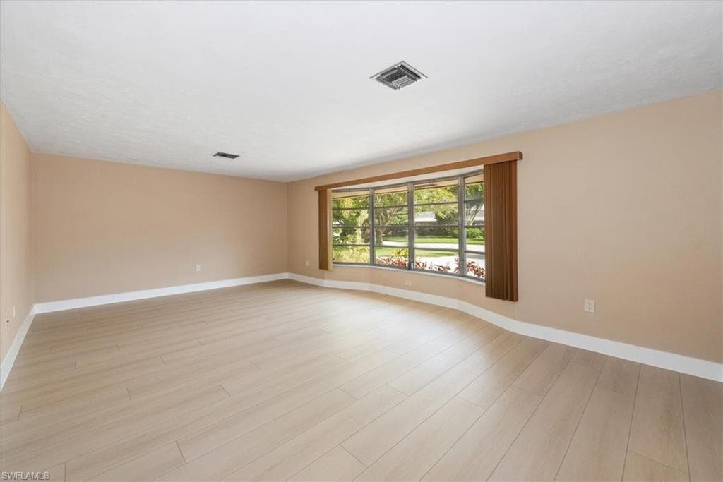 1442 Woodwind CT-4
