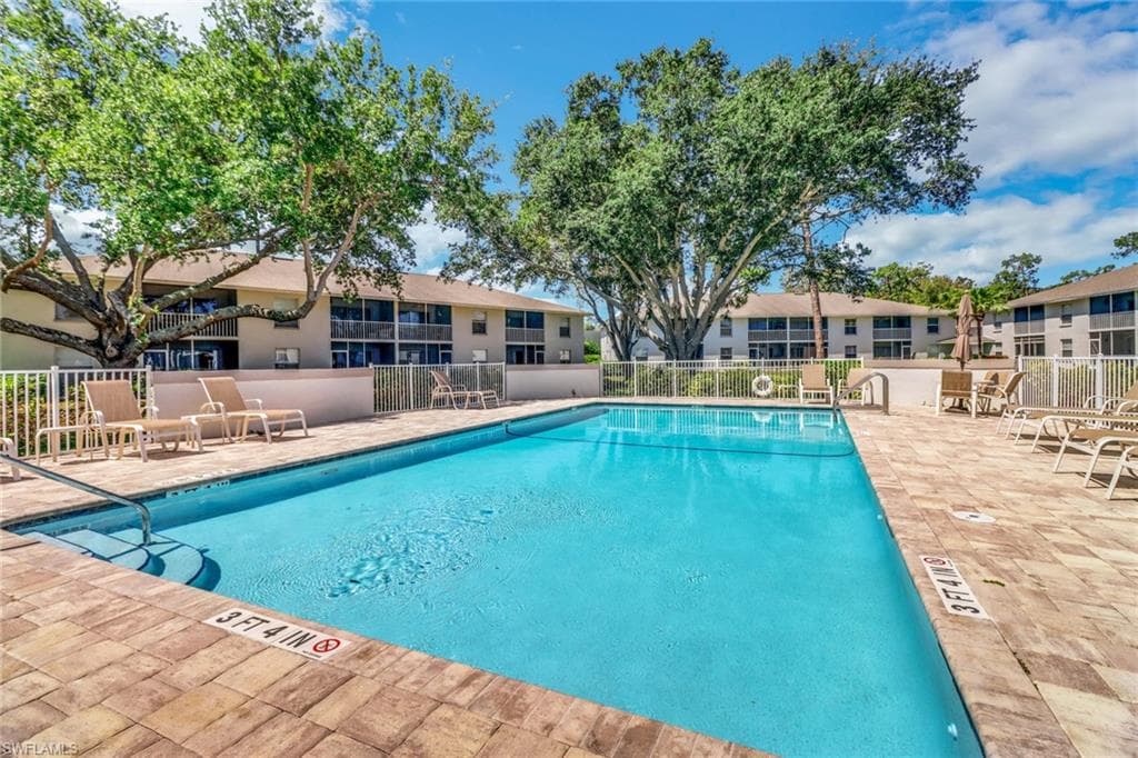 1358 Derbyshire CT F201-27