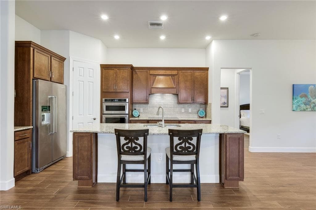 12208 Sussex ST-7