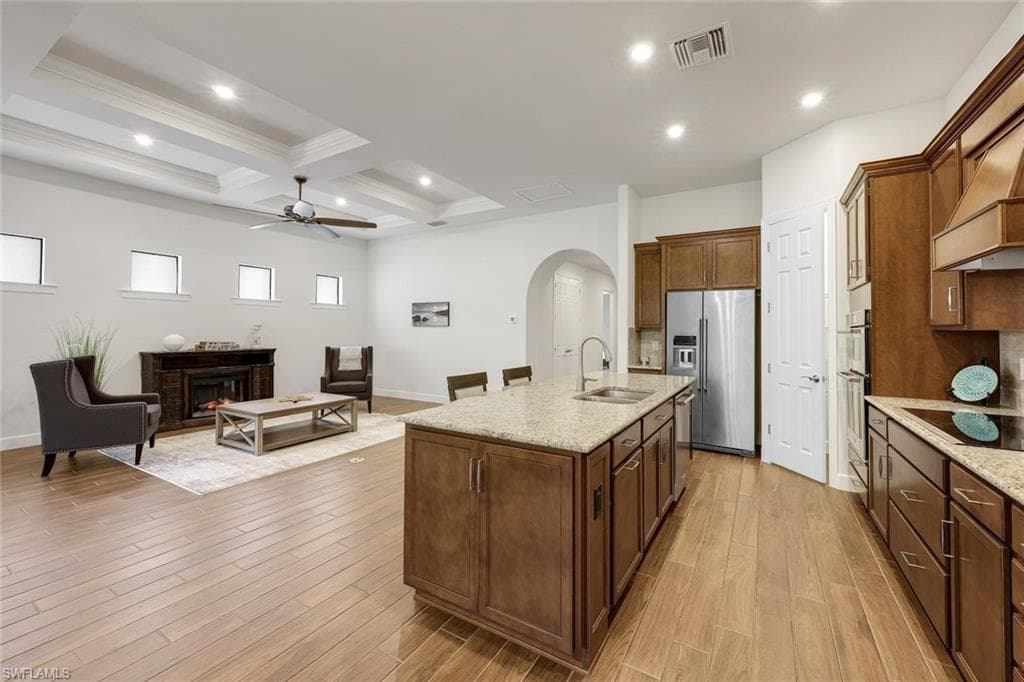 12208 Sussex ST-20