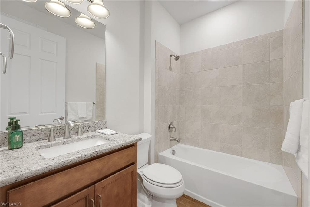 12208 Sussex ST-14