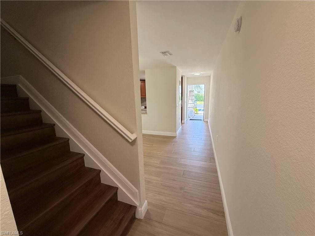 9051 Gervais CIR 1508-14