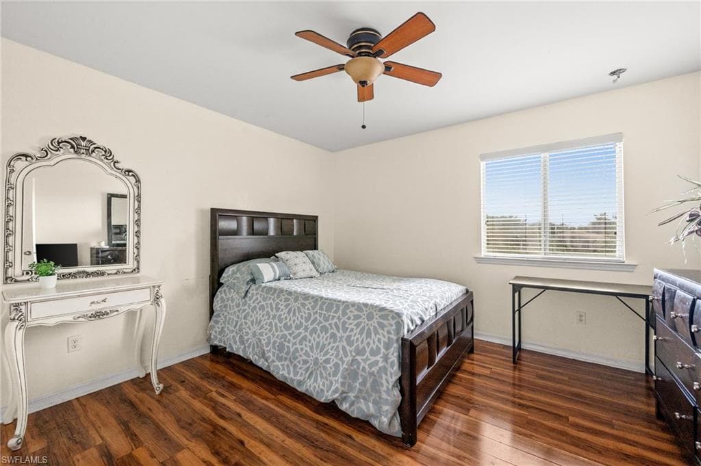 1541 Birdie DR-35