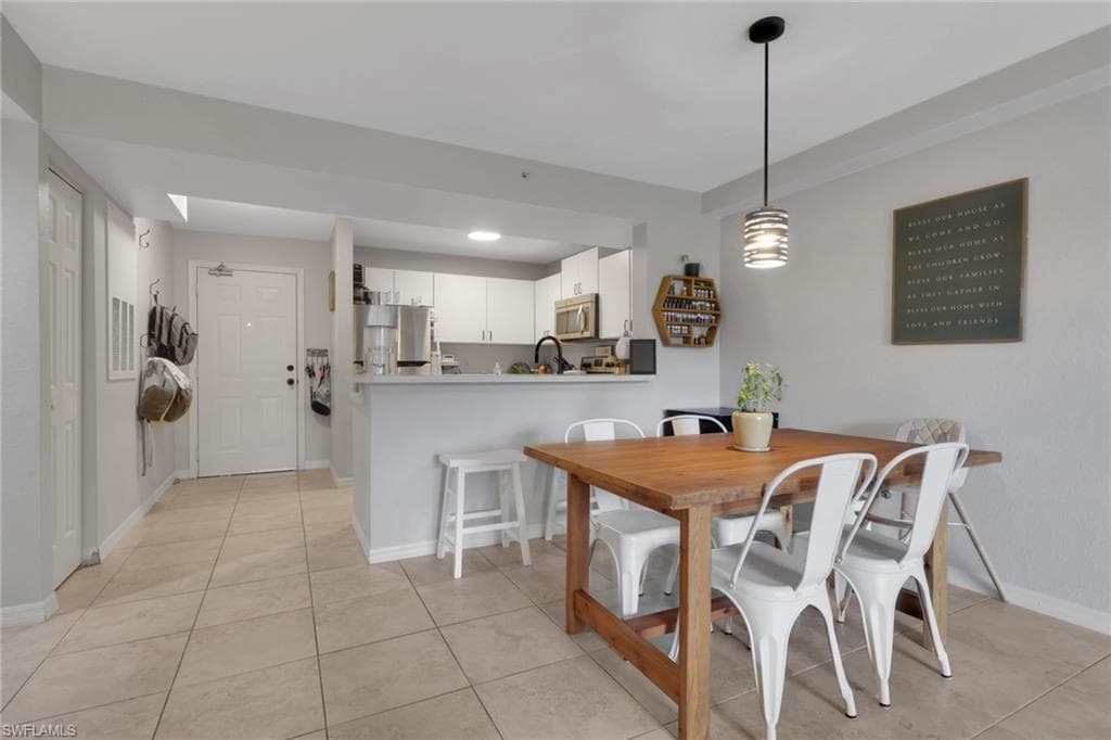 8304 Key Royal CIR 1723-5