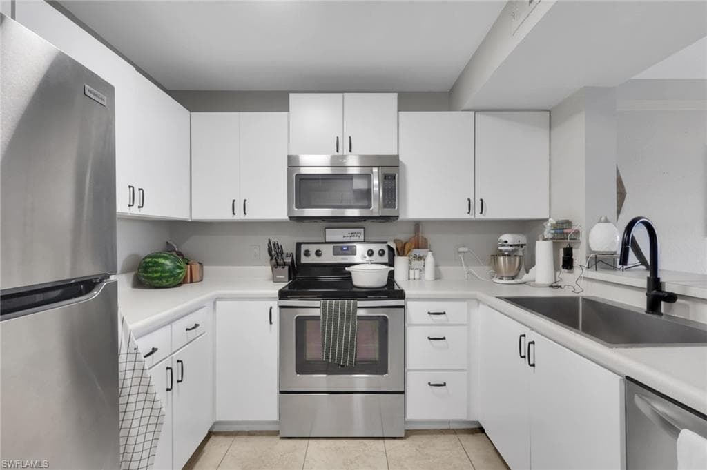 8304 Key Royal CIR 1723-3