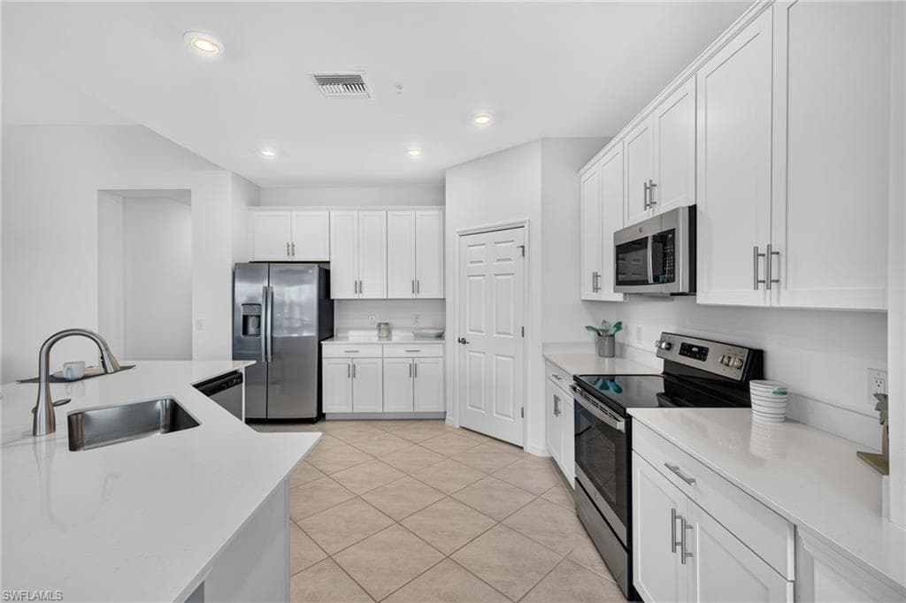 12051 Santaluz DR 201-9