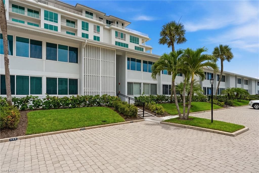 1065 Gulf Shore BLVD N 108-33