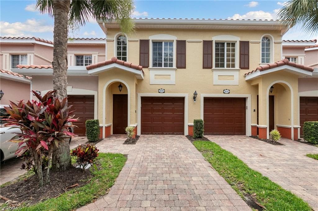 10009 Villagio Gardens LN 203-1
