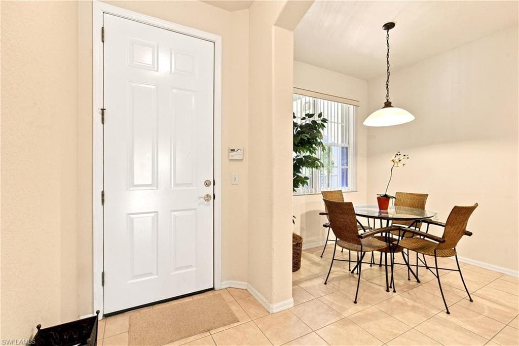 4874 Hampshire CT 303-1