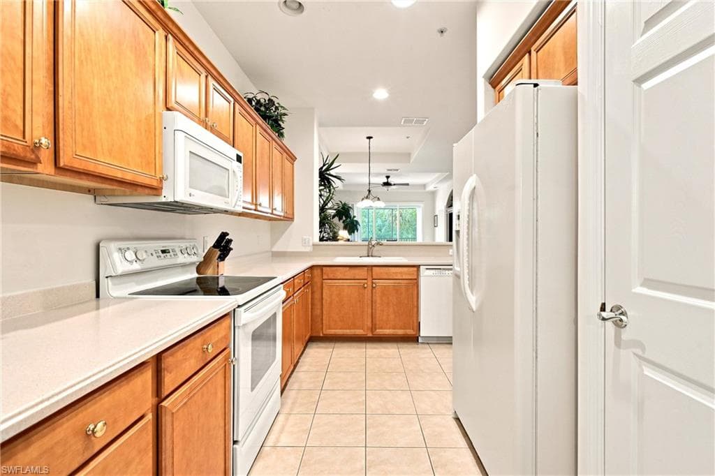 4874 Hampshire CT 303-6