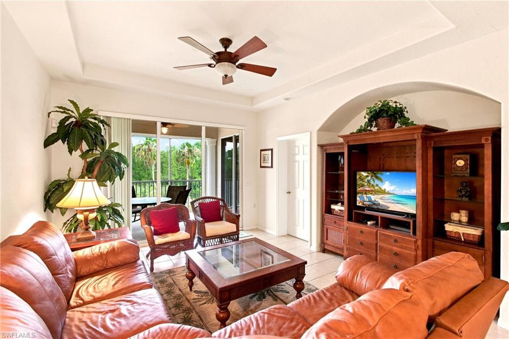 4874 Hampshire CT 303-3
