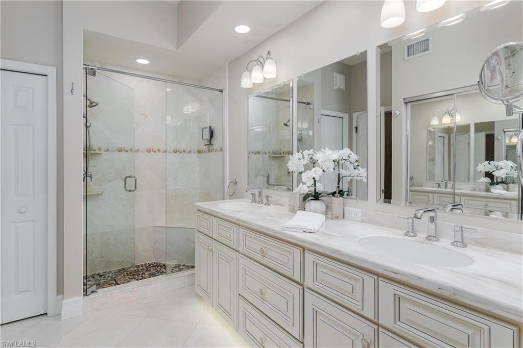 6760 Beach Resort DR 5-18