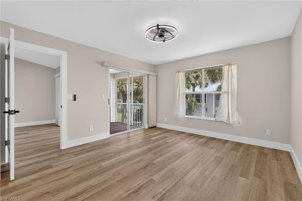 1915 Courtyard WAY 202-13