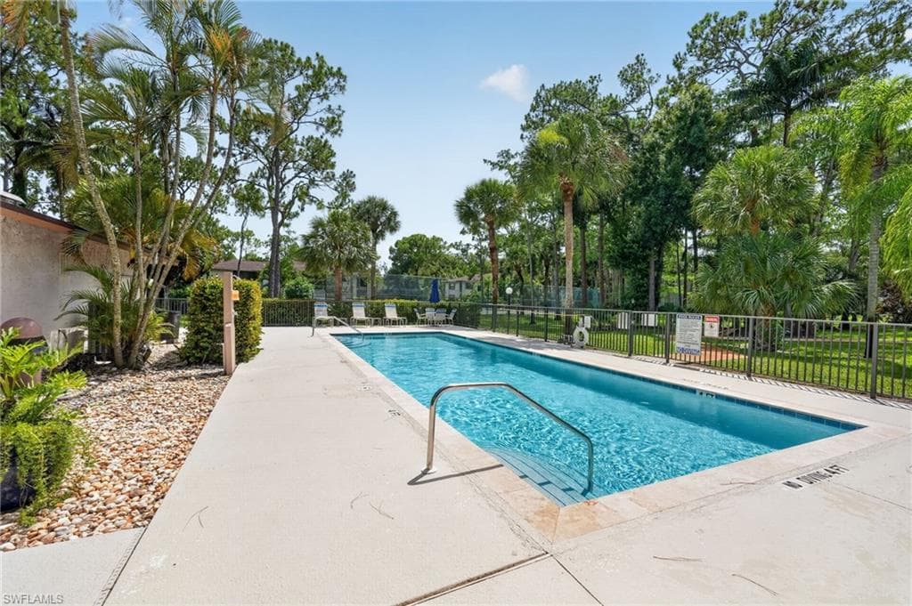 1915 Courtyard WAY 202-43