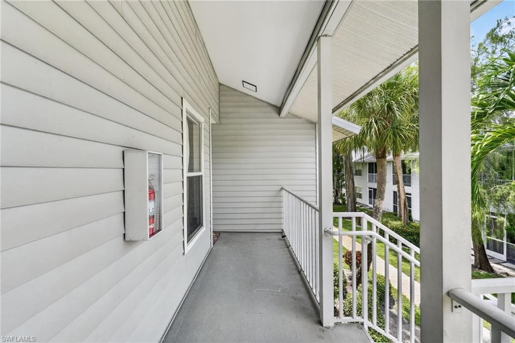 1915 Courtyard WAY 202-3
