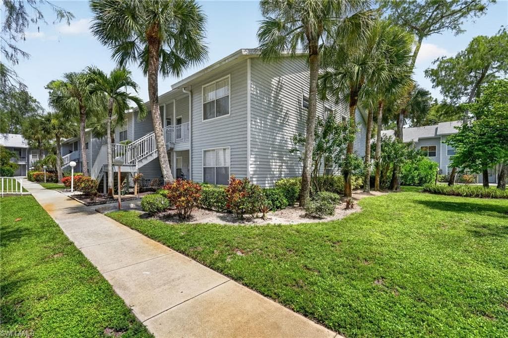 1915 Courtyard WAY 202-36