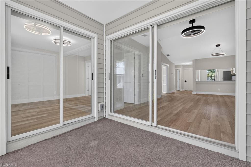 1915 Courtyard WAY 202-30